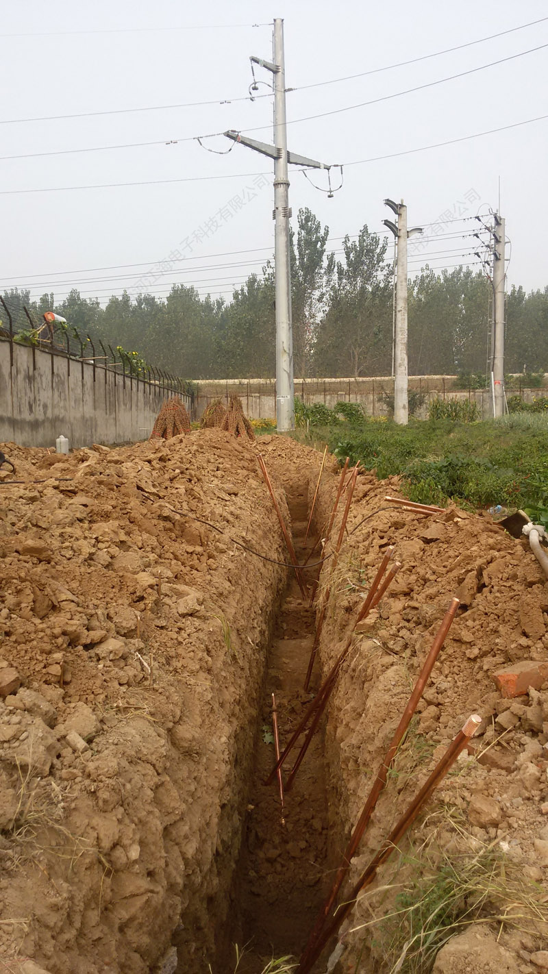 接地铁,扁钢,石墨 100*1200用量根据其土壤情况计算 接地铁,扁钢,石墨 100*1200用量根据其土壤情况计算